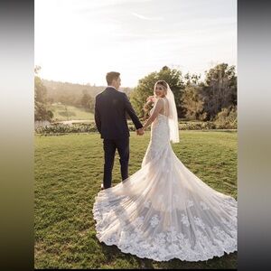 Martina Liana Wedding dress + veil